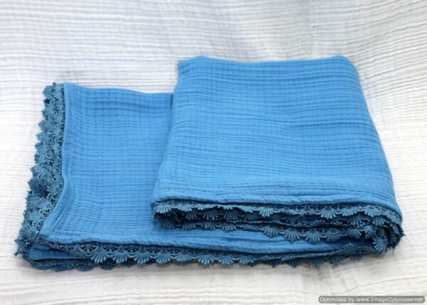Comfortable Throw (cyan blue)
